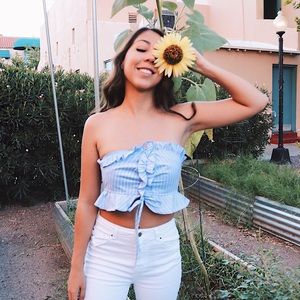 Meet your Posher, Beca